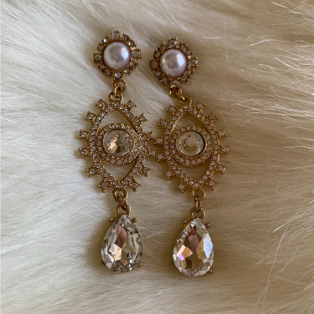 Elegant Gold Pearl Drop Earrings